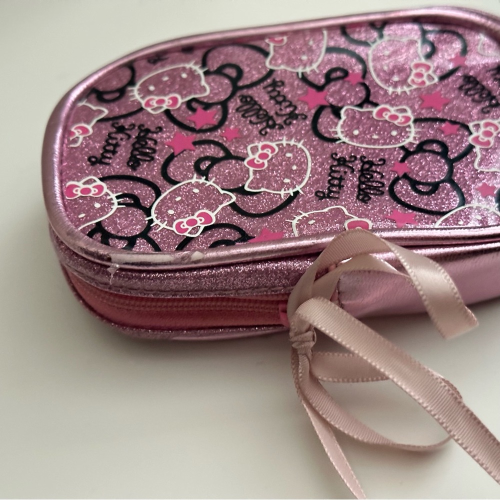 Hello Kitty case - Picture 2 of 11